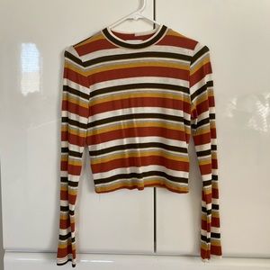 Long sleeve crop top